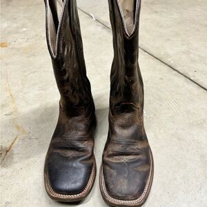Women’s Brown Leather Square Toe Western Boots. Size 5.5